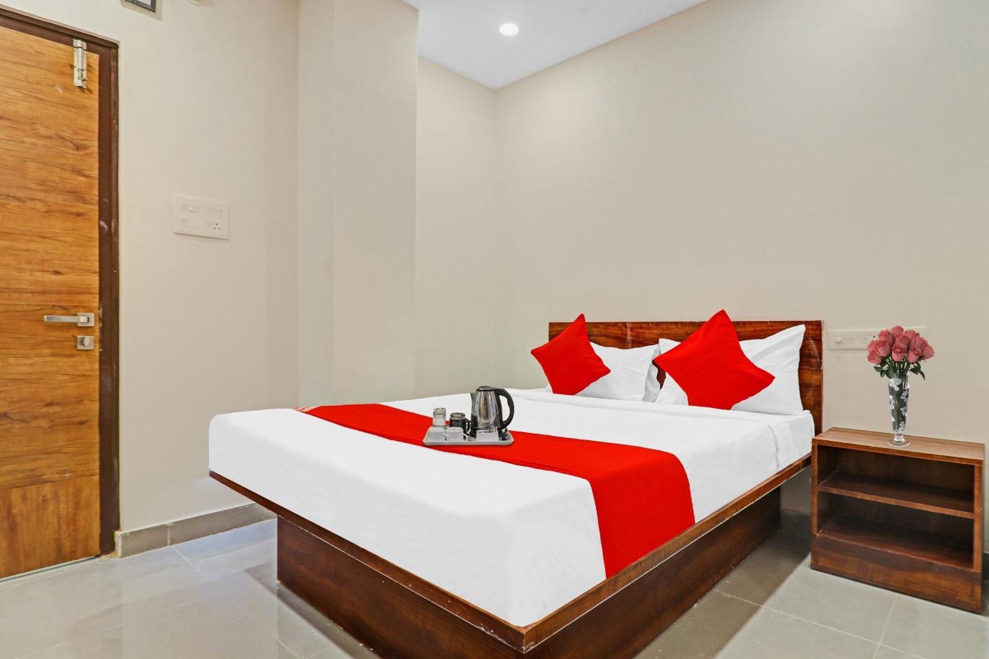 Hotel O Night Eye Hyderabad Exterior photo